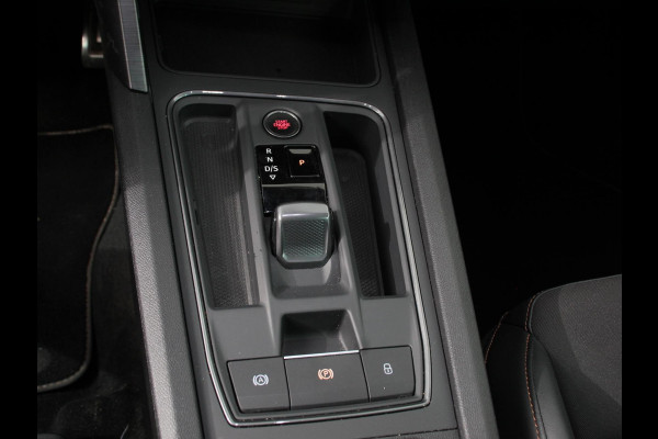 CUPRA Leon Sportstourer 1.4 e-Hybrid VZ 245 pk DSG Wegklapbare trekhaak Navigatie Apple CarPlay Android Auto Camera Parkeerhulp  Adaptive Cruise Control Dodehoekdetectie Stoel- en stuurverwarming Full Led Climate Control Lichtmetalen velgen