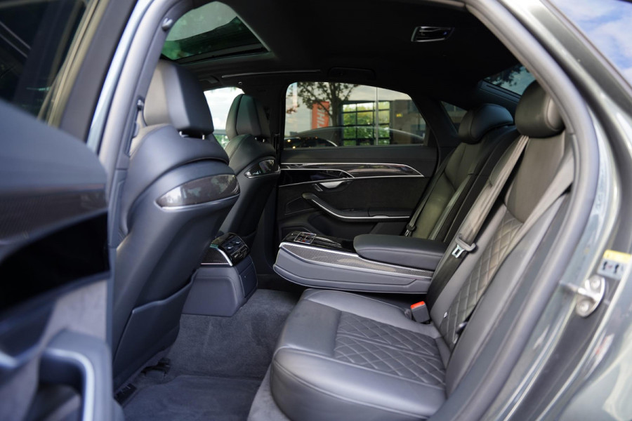 Audi S8 4.0 TFSI Quattro B&O / Active Chassis / NL-Auto / Black Line