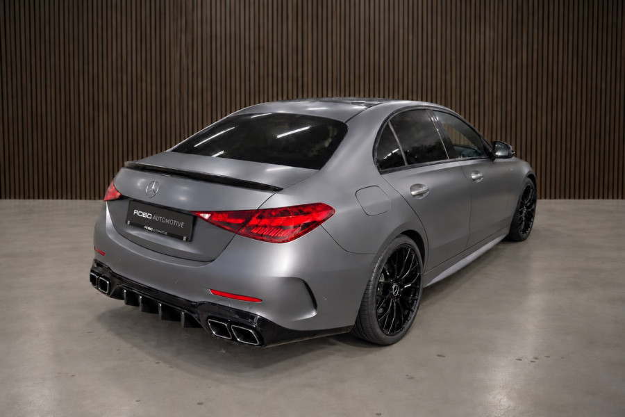 Mercedes-Benz C-Klasse 300 e AMG Line | Magno | Panoramadak | Stoelverwarming | Adaptive Cruise Control | Dodehoekdetectie | Head-Up Display | Memory Seat | 360 Camera | Keyless | Ambiance Verlichting | Navigatie | Apple Carplay