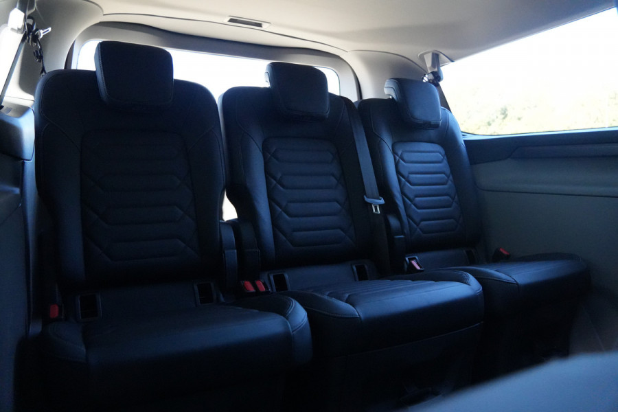 Ford Tourneo Custom 340 2.5 PHEV L2H1 Titanium X 232pk | ACC | Pano | B&O | Elek. schuifdeuren | 360 camera | Elek-Trekhaak | Prijs excl. BTW
