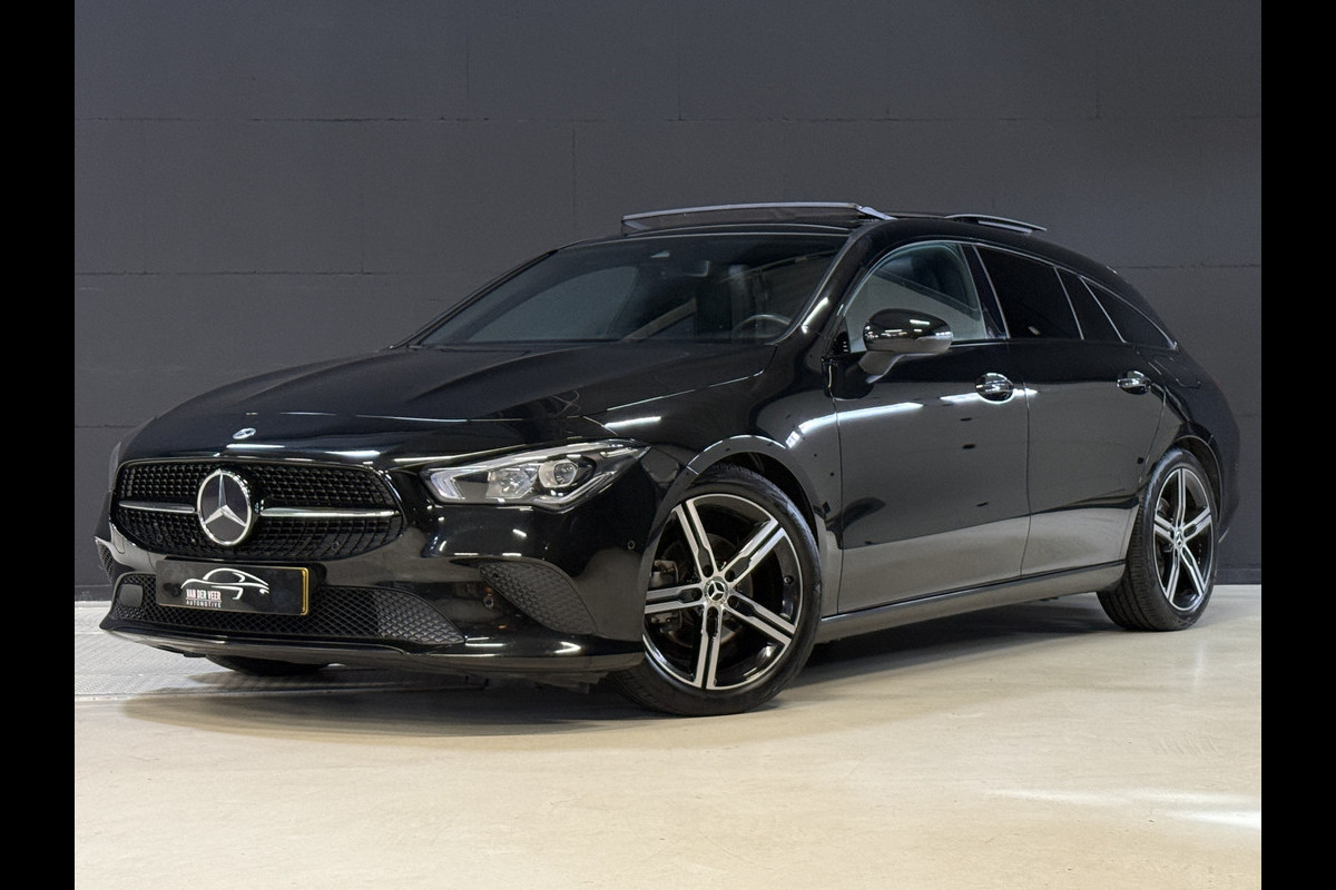 Mercedes-Benz CLA-Klasse Shooting Brake 180 Luxury Line | Panoramadak | Leder | Camera | Sfeerverlichting