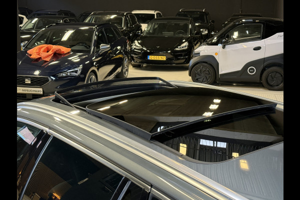 Volvo V60 2.0 B4 Business Pro | R-Design | Stoel/Stuurverwarming | Camera | Navi | Panoramadak