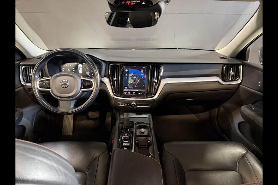 Volvo V60 2.0 B4 Business Pro | R-Design | Stoel/Stuurverwarming | Camera | Navi | Panoramadak