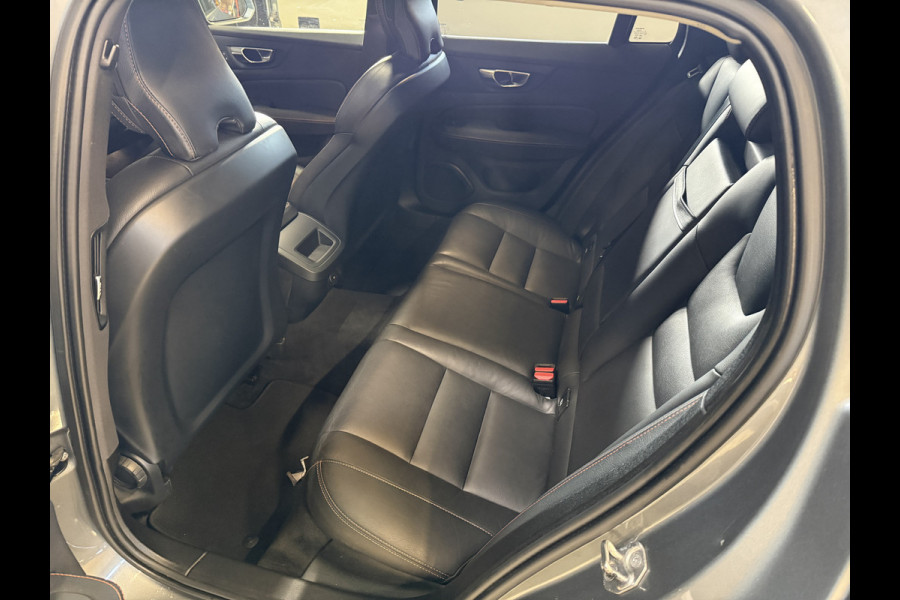 Volvo V60 2.0 B4 Business Pro | R-Design | Stoel/Stuurverwarming | Camera | Navi | Panoramadak