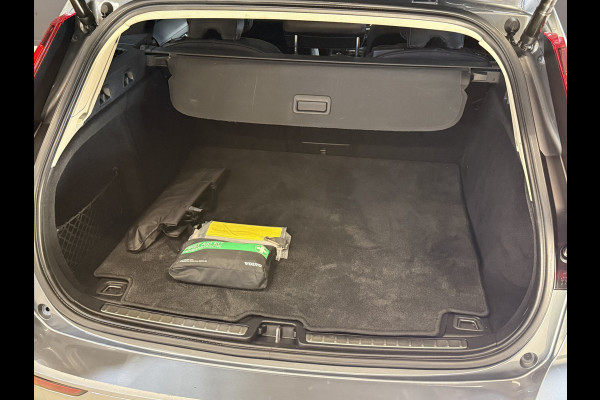 Volvo V60 2.0 B4 Business Pro | R-Design | Stoel/Stuurverwarming | Camera | Navi | Panoramadak