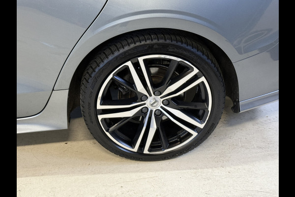 Volvo V60 2.0 B4 Business Pro | R-Design | Stoel/Stuurverwarming | Camera | Navi | Panoramadak