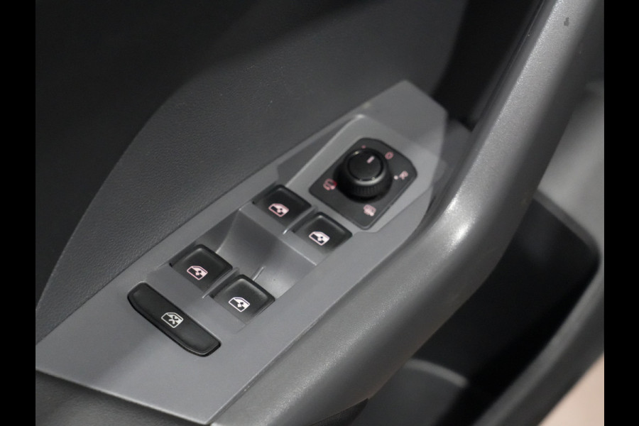 Volkswagen T-Cross 1.0 TSI 110pk Life Business | Trekhaak | Navigatie | ACC | Camera