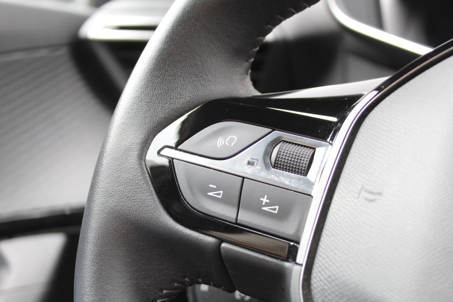 Peugeot 2008 1.2 PureTech 100PK Allure Pack | Adaptieve Cruise | Origin NL | Dealer Onderhouden | Camera