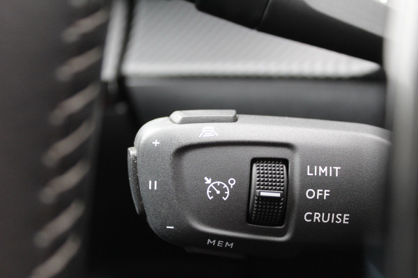 Peugeot 2008 1.2 PureTech 100PK Allure Pack | Adaptieve Cruise | Origin NL | Dealer Onderhouden | Camera