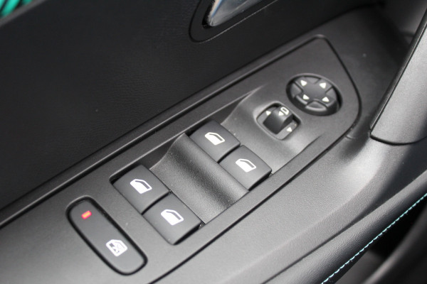 Peugeot 2008 1.2 PureTech 100PK Allure Pack | Adaptieve Cruise | Origin NL | Dealer Onderhouden | Camera