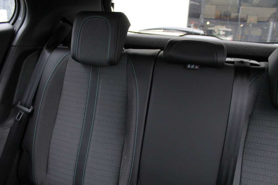 Peugeot 2008 1.2 PureTech 100PK Allure Pack | Adaptieve Cruise | Origin NL | Dealer Onderhouden | Camera