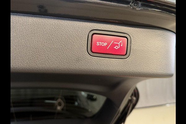Mercedes-Benz C-Klasse Estate 300 e AMG Line 18"/SOH 97%/Panoramadak/Trekhaak/LED/Stoelverwarming/Sfeerverlichting/Elektrische klep/Apple Carplay & Android Auto