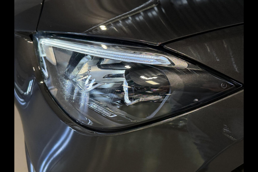 Mercedes-Benz C-Klasse Estate 300 e AMG Line 18"/SOH 97%/Panoramadak/Trekhaak/LED/Stoelverwarming/Sfeerverlichting/Elektrische klep/Apple Carplay & Android Auto