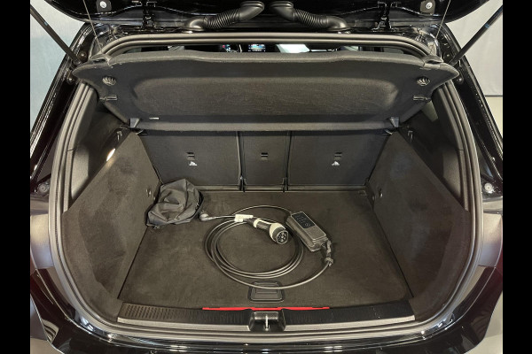 Mercedes-Benz B-Klasse 250 e Business Solution AMG Limited Night Pakket 18''/SOH 96%/Sfeerverlichting/DAB/PDC v+a/Stoelverwarming/Climate/Apple Carplay & Android Auto