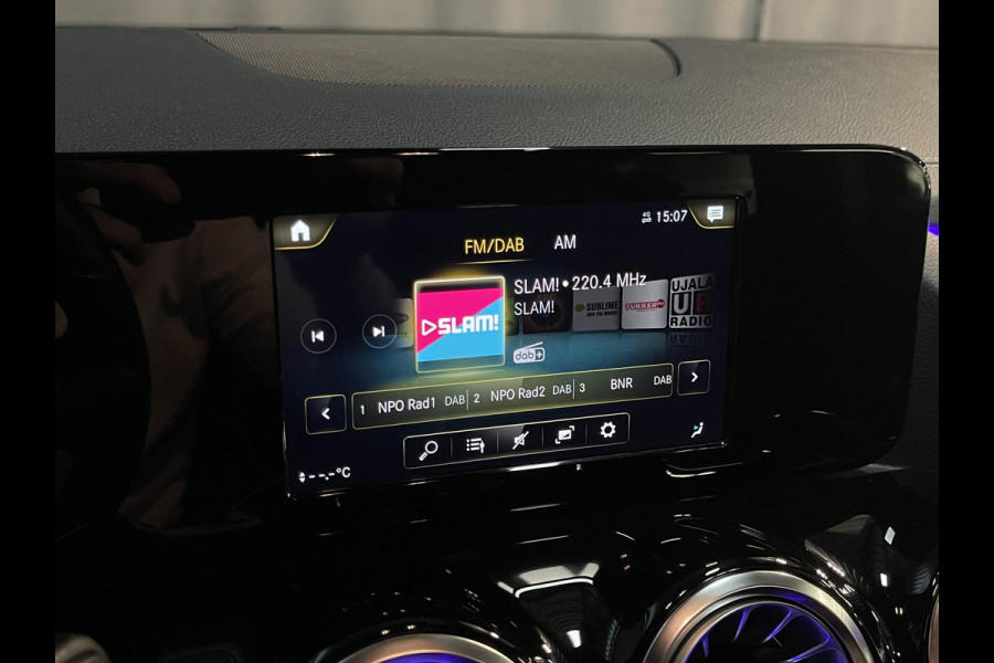 Mercedes-Benz B-Klasse 250 e Business Solution AMG Limited Night Pakket 18''/SOH 96%/Sfeerverlichting/DAB/PDC v+a/Stoelverwarming/Climate/Apple Carplay & Android Auto