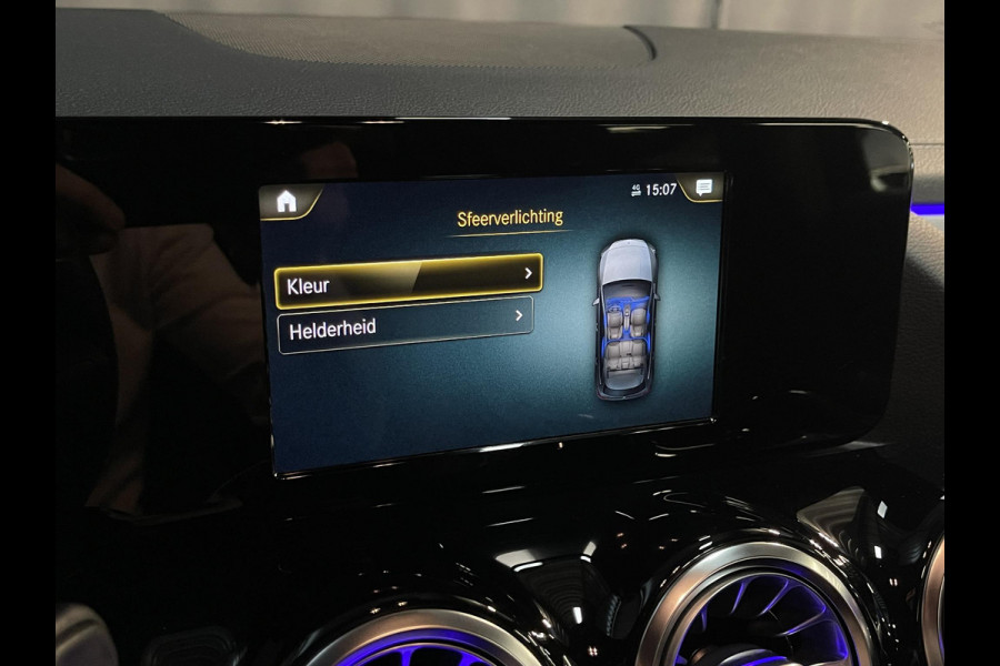 Mercedes-Benz B-Klasse 250 e Business Solution AMG Limited Night Pakket 18''/SOH 96%/Sfeerverlichting/DAB/PDC v+a/Stoelverwarming/Climate/Apple Carplay & Android Auto