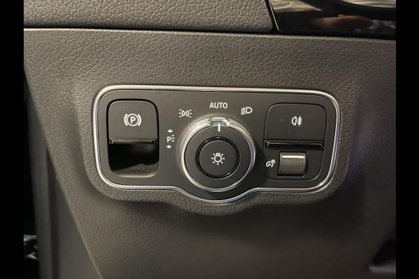 Mercedes-Benz B-Klasse 250 e Business Solution AMG Limited Night Pakket 18''/SOH 96%/Sfeerverlichting/DAB/PDC v+a/Stoelverwarming/Climate/Apple Carplay & Android Auto