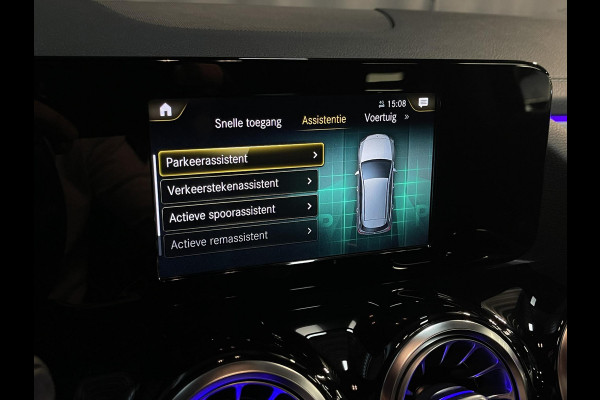 Mercedes-Benz B-Klasse 250 e Business Solution AMG Limited Night Pakket 18''/SOH 96%/Sfeerverlichting/DAB/PDC v+a/Stoelverwarming/Climate/Apple Carplay & Android Auto