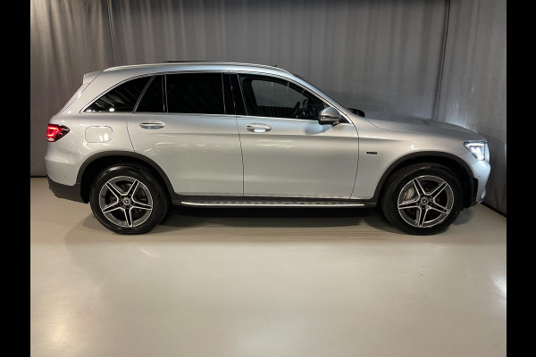 Mercedes-Benz GLC 300e 4MATIC AMG Line 19"/SOH 94%/Panoramadak/Dodehoek/Adaptieve cruise/Keyless/Burmester/Matrix LED/Apple Carplay & Android Auto/Stoelverwarming/Elektrische klep
