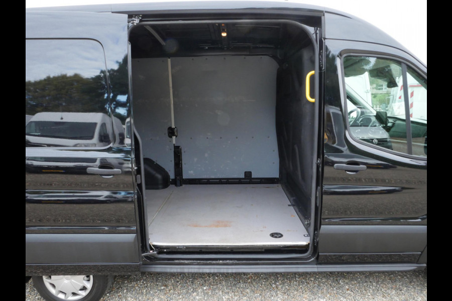Ford Transit 2.0 TDCI 130PK L2H2 Trend Airco Cam 3-zits