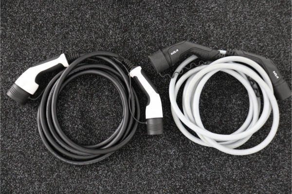 Kia EV3 Plus 81.4 kWh - Stoel/stuurwiel verwarming - Adaptieve Cruisecontrole - LED lampen - Fabrieksgarantie tot 04-2032