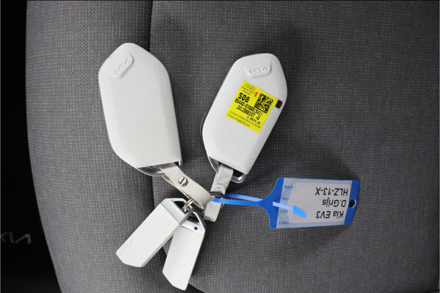 Kia EV3 Plus 81.4 kWh - Stoel/stuurwiel verwarming - Adaptieve Cruisecontrole - LED lampen - Fabrieksgarantie tot 04-2032
