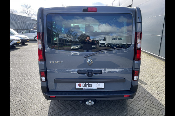 Renault Trafic 150pk L2H1 Grand Luxury (Trekhaak - Camera - LED - 9 pers - Navigatie - Apple Carplay - Keyless Entry - Airco - Parkeersensoren