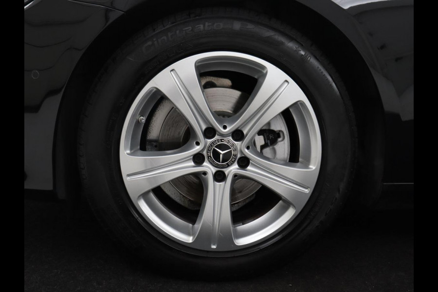 Mercedes-Benz E-Klasse 200 Premium Plus | Burmester Sound | Panoramadak | Memory | Leder | Head-up | 360 Camera | Stoelverwarming | Keyless | Sfeerverlichting | Carplay