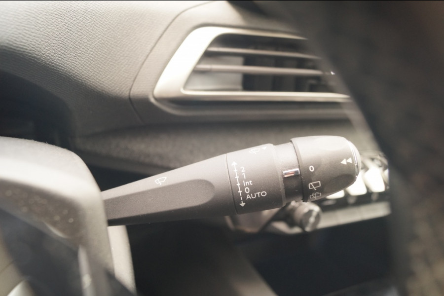 Peugeot 3008 1.2 PureTech 130pk Allure -NAVI-ECC-PDC-CAM-