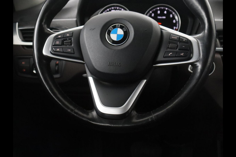 BMW X1 xDrive20i High Executive | Trekhaak | LED | Stoelverwarming | Keyless | Camera |