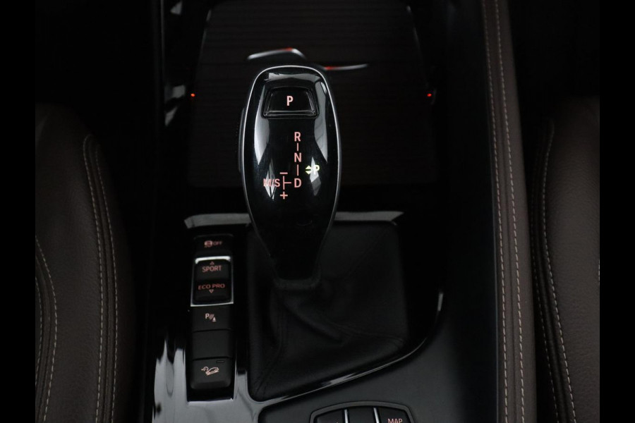 BMW X1 xDrive20i High Executive | Trekhaak | LED | Stoelverwarming | Keyless | Camera |