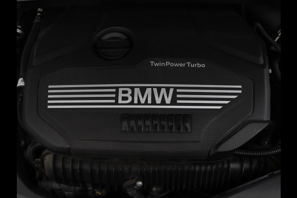 BMW X1 xDrive20i High Executive | Trekhaak | LED | Stoelverwarming | Keyless | Camera |