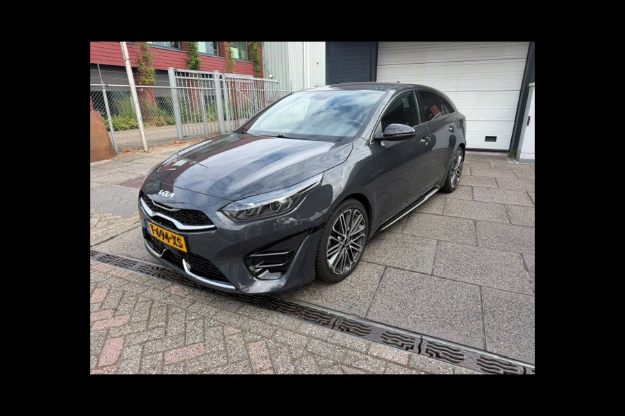 Kia ProCeed 1.5 T-GDi GT-PlusLine 12 maanden Garantie AUT I NAV I PDC I TREKHAAK I LEDRE / ALCANTARA INTERIEUR I 1e EIGENAAR I COMPLETE ONDERHOUDSHISTORIE 12 MAANDEN AUTOTRUST GARANTIE