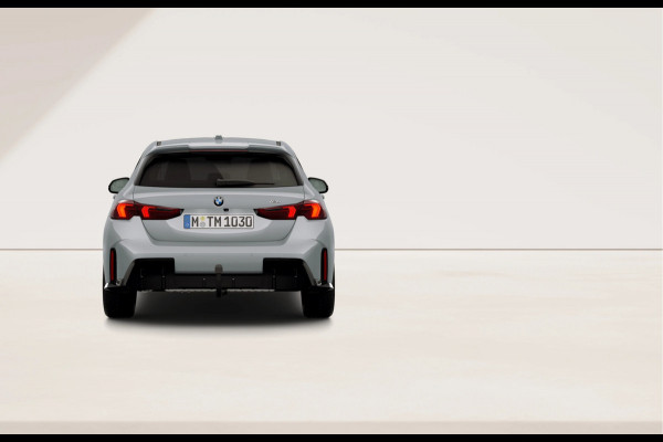 BMW 1-serie 120 M-Sport Pro - Pano - Trekhaak - Premium Pack