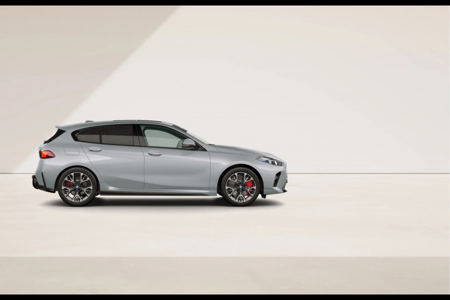 BMW 1-serie 120 M-Sport Pro - Pano - Trekhaak - Premium Pack