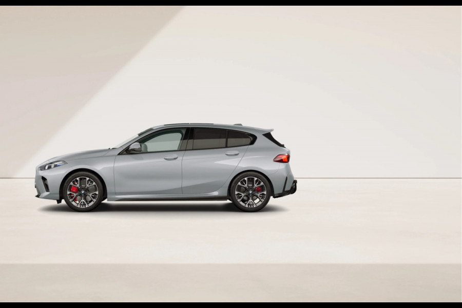 BMW 1-serie 120 M-Sport Pro - Pano - Trekhaak - Premium Pack