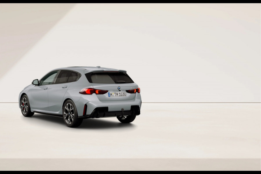BMW 1-serie 120 M-Sport Pro - Pano - Trekhaak - Premium Pack