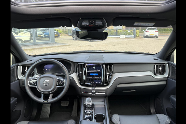 Volvo XC60 2.0 T6 Plug-in hybrid AWD Plus Dark DEALER ONDERHOUDEN | HARMAN/KADON | 360° GRADEN CAM. | STOEL/STUUR VERWARMING | APPLE CARPLAY./ANDROID AUTO | ELEKTRISCHE TREKHAAK
