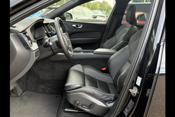 Volvo XC60 2.0 T6 Plug-in hybrid AWD Plus Dark DEALER ONDERHOUDEN | HARMAN/KADON | 360° GRADEN CAM. | STOEL/STUUR VERWARMING | APPLE CARPLAY./ANDROID AUTO | ELEKTRISCHE TREKHAAK