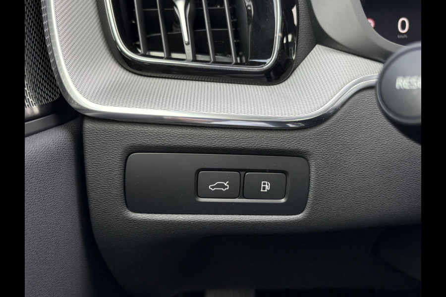 Volvo XC60 2.0 T6 Plug-in hybrid AWD Plus Dark DEALER ONDERHOUDEN | HARMAN/KADON | 360° GRADEN CAM. | STOEL/STUUR VERWARMING | APPLE CARPLAY./ANDROID AUTO | ELEKTRISCHE TREKHAAK