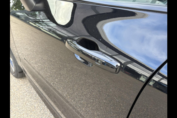 Volvo XC60 2.0 T6 Plug-in hybrid AWD Plus Dark DEALER ONDERHOUDEN | HARMAN/KADON | 360° GRADEN CAM. | STOEL/STUUR VERWARMING | APPLE CARPLAY./ANDROID AUTO | ELEKTRISCHE TREKHAAK