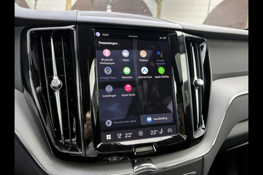 Volvo XC60 2.0 T6 Plug-in hybrid AWD Plus Dark DEALER ONDERHOUDEN | HARMAN/KADON | 360° GRADEN CAM. | STOEL/STUUR VERWARMING | APPLE CARPLAY./ANDROID AUTO | ELEKTRISCHE TREKHAAK