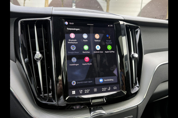 Volvo XC60 2.0 T6 Plug-in hybrid AWD Plus Dark DEALER ONDERHOUDEN | HARMAN/KADON | 360° GRADEN CAM. | STOEL/STUUR VERWARMING | APPLE CARPLAY./ANDROID AUTO | ELEKTRISCHE TREKHAAK