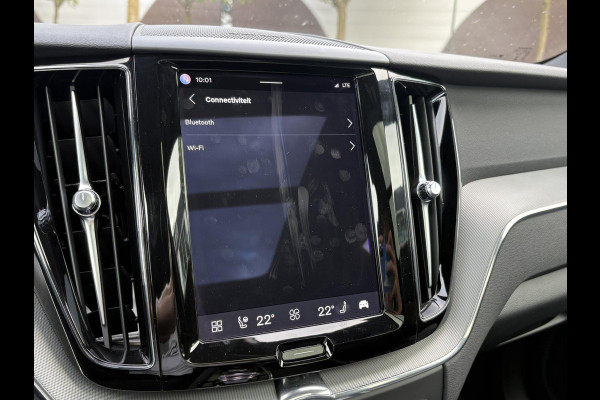 Volvo XC60 2.0 T6 Plug-in hybrid AWD Plus Dark DEALER ONDERHOUDEN | HARMAN/KADON | 360° GRADEN CAM. | STOEL/STUUR VERWARMING | APPLE CARPLAY./ANDROID AUTO | ELEKTRISCHE TREKHAAK
