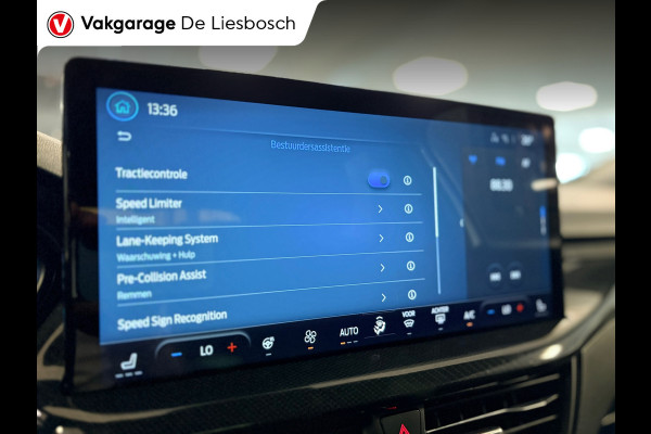 Ford Focus 1.0 EcoBoost Hybrid ST Line / automaat / stuur en stoel verwarming / led