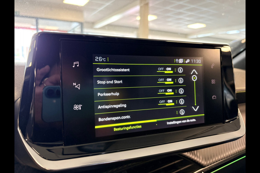 Peugeot 208 1.2 GT 101pk / Camera / PDC / Full Led / Cruise control / 17inch