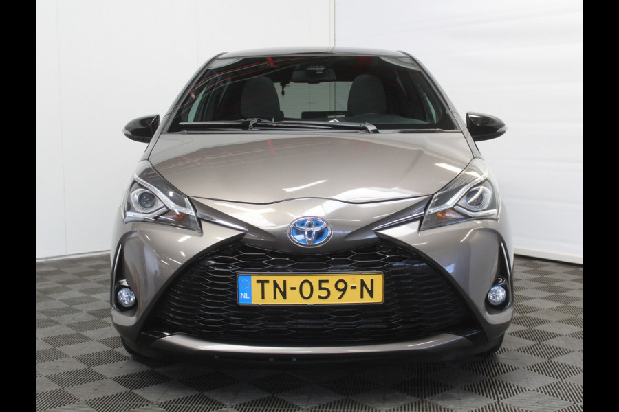 Toyota Yaris 1.5 Hybrid Bi-Tone Plus CLIMATE | LMV16 | AFNBTREKHAAK | CRUISE | LED | NAVI | CAMERA | PANODAK