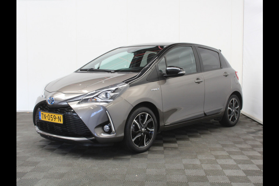 Toyota Yaris 1.5 Hybrid Bi-Tone Plus CLIMATE | LMV16 | AFNBTREKHAAK | CRUISE | LED | NAVI | CAMERA | PANODAK