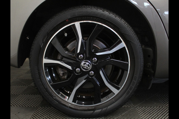 Toyota Yaris 1.5 Hybrid Bi-Tone Plus CLIMATE | LMV16 | AFNBTREKHAAK | CRUISE | LED | NAVI | CAMERA | PANODAK