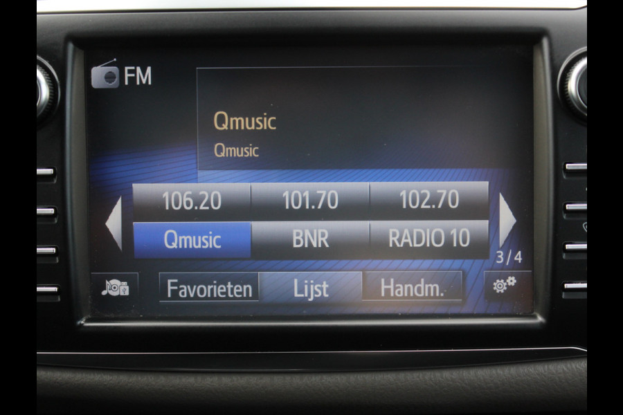 Toyota Yaris 1.5 Hybrid Bi-Tone Plus CLIMATE | LMV16 | AFNBTREKHAAK | CRUISE | LED | NAVI | CAMERA | PANODAK